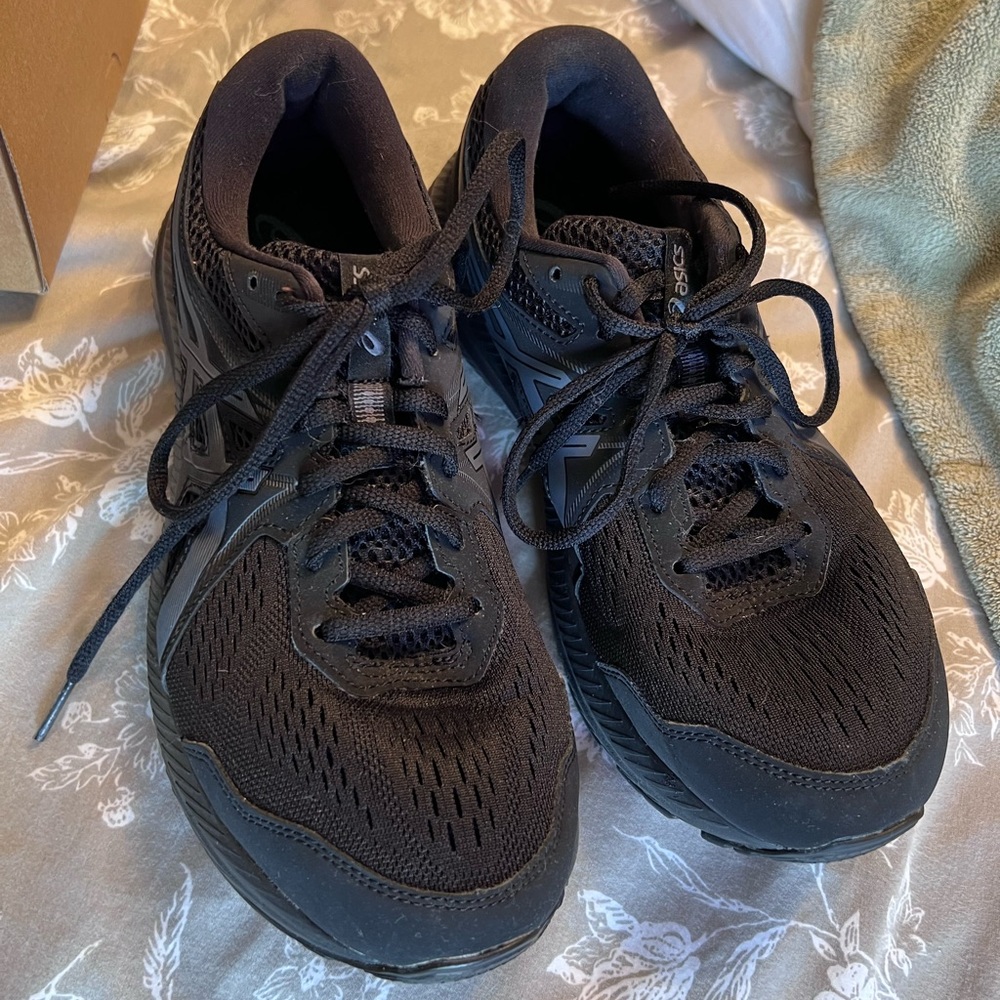 ASICS Gel black shoes